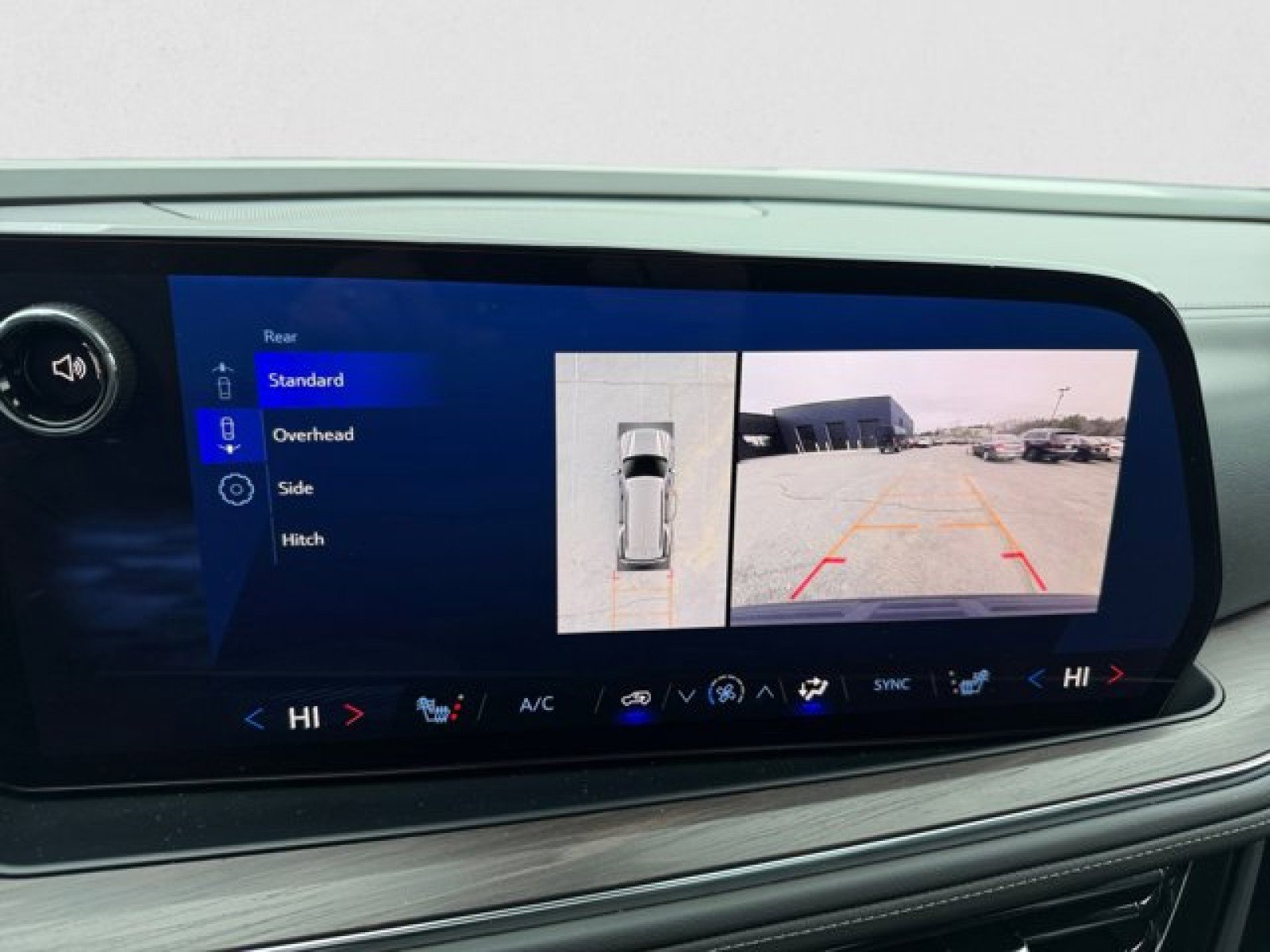 Used 2025 Chevrolet Tahoe Z71 w/ Comfort Package image 17