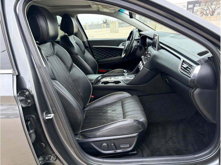 Used 2019 Genesis G70 2.0T Advanced w/ Prestige Package image 14