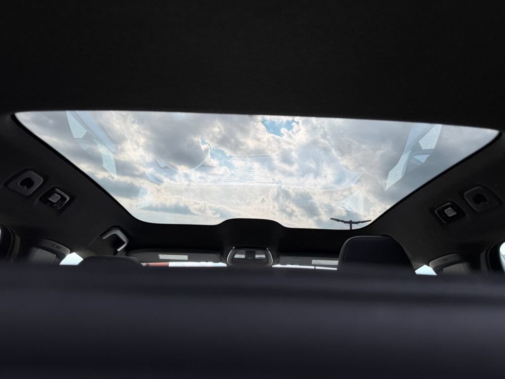 Certified 2023 Volvo C40 P8 Recharge Ultimate w/ Protection Package Premier AWD/4WD image 13