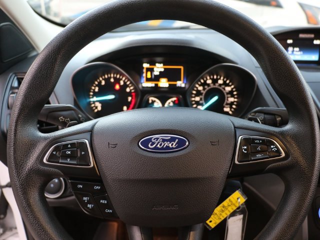Used 2017 Ford Escape SE w/ SE Cold Weather Package AWD/4WD image 25
