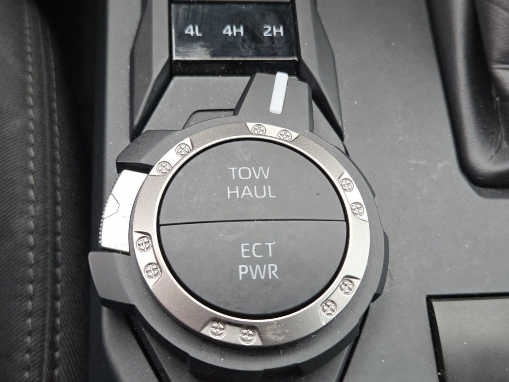 Used 2025 Toyota Tacoma SR5 w/ SR5 Upgrade Package image 10