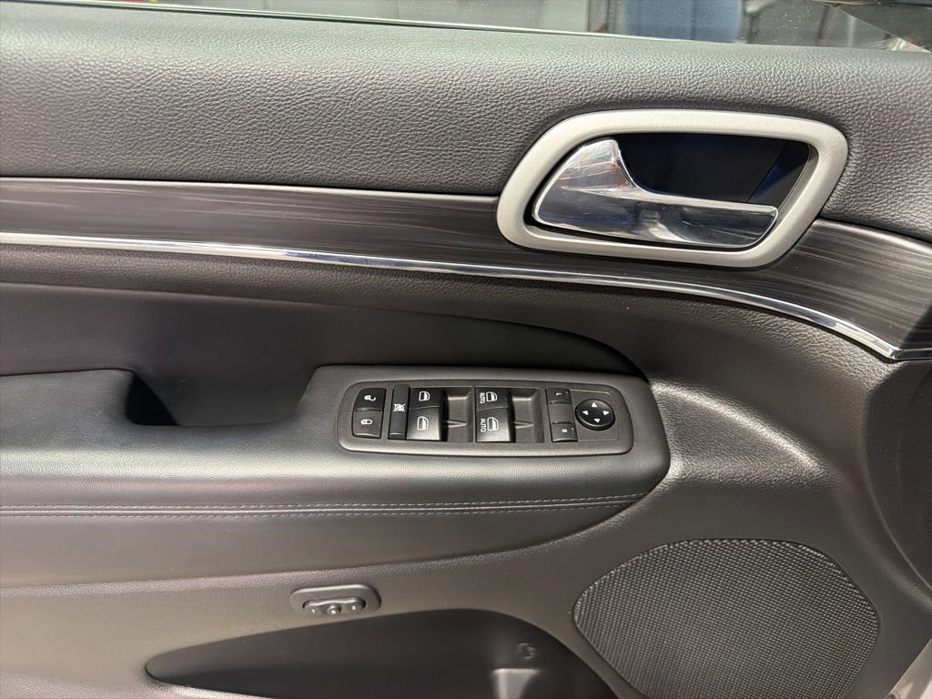 Used 2021 Jeep Grand Cherokee Limited w/ Luxury Group II image 13