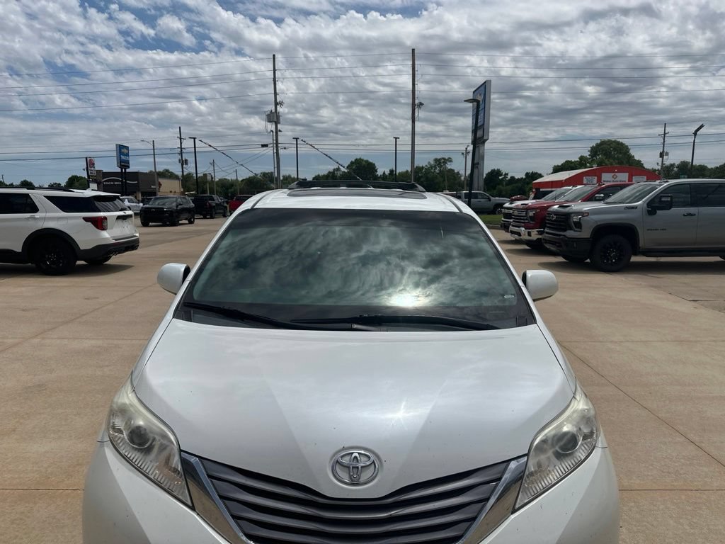 Used 2015 Toyota Sienna XLE Premium FWD image 28