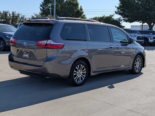 Used 2019 Toyota Sienna XLE w/ XLE Navigation Package FWD image 6