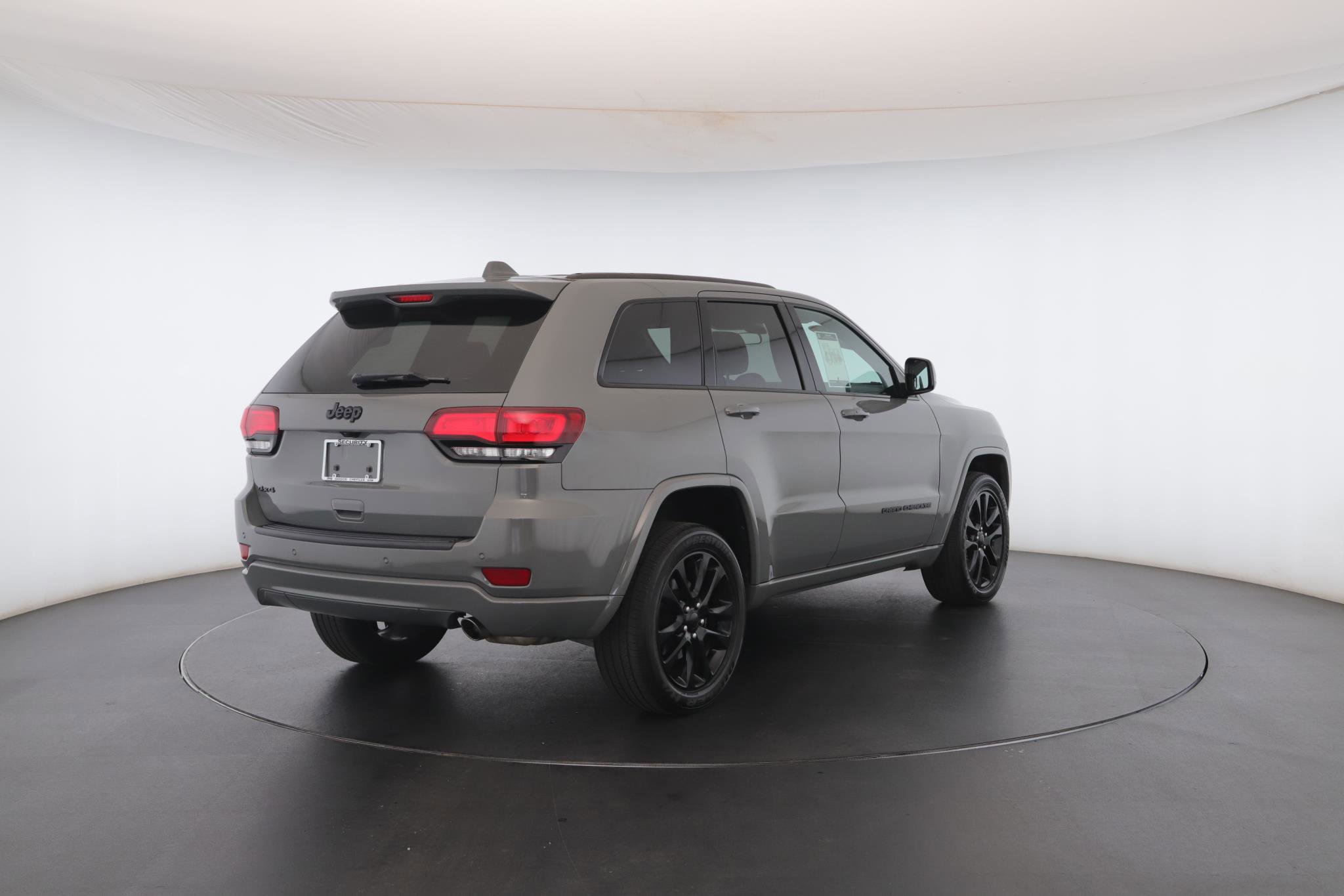 Used 2021 Jeep Grand Cherokee Laredo X image 30