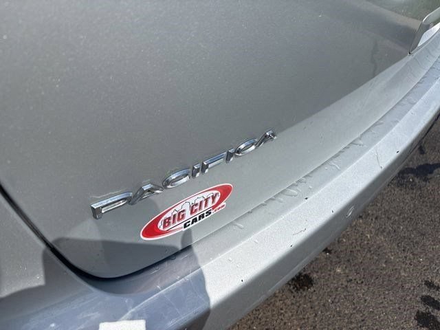 Used 2024 Chrysler Pacifica Touring-L FWD image 45