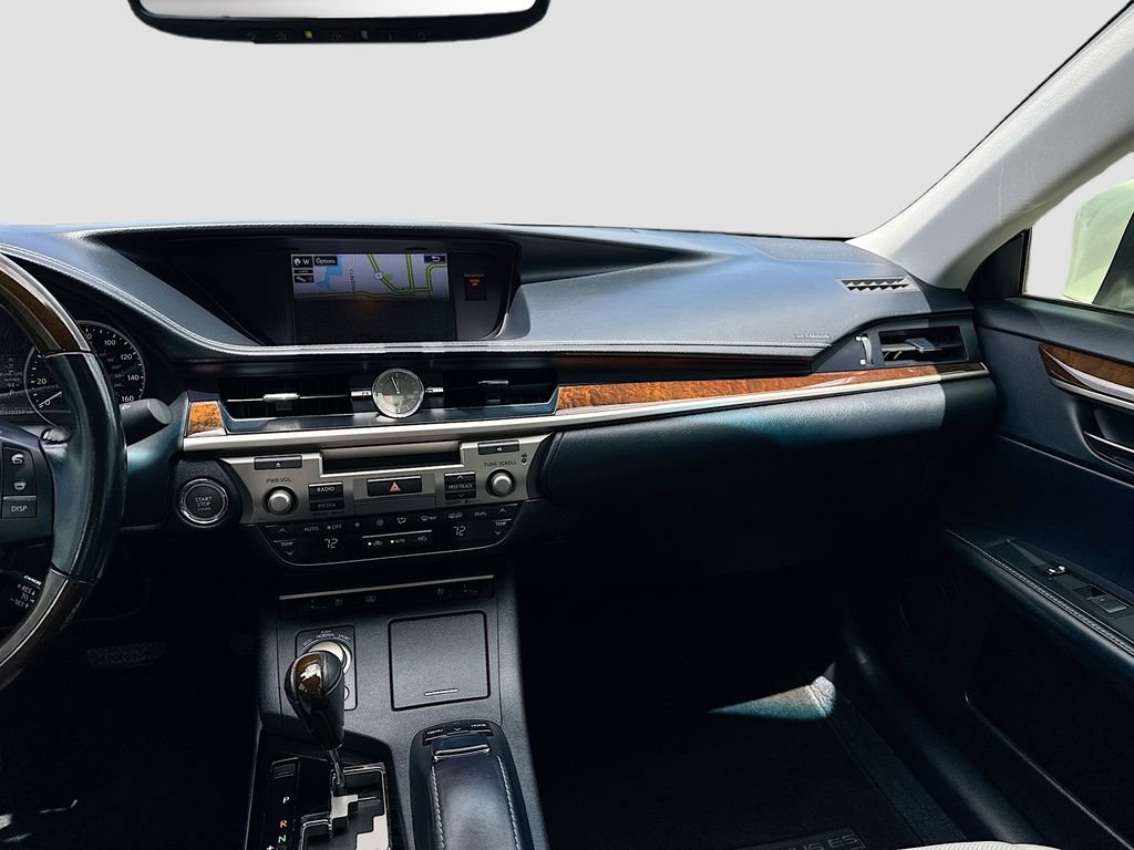 Used 2015 Lexus ES 350 w/ Luxury Package FWD image 25