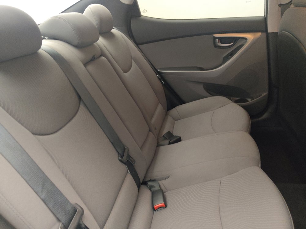 Used 2016 Hyundai Elantra SE FWD image 19