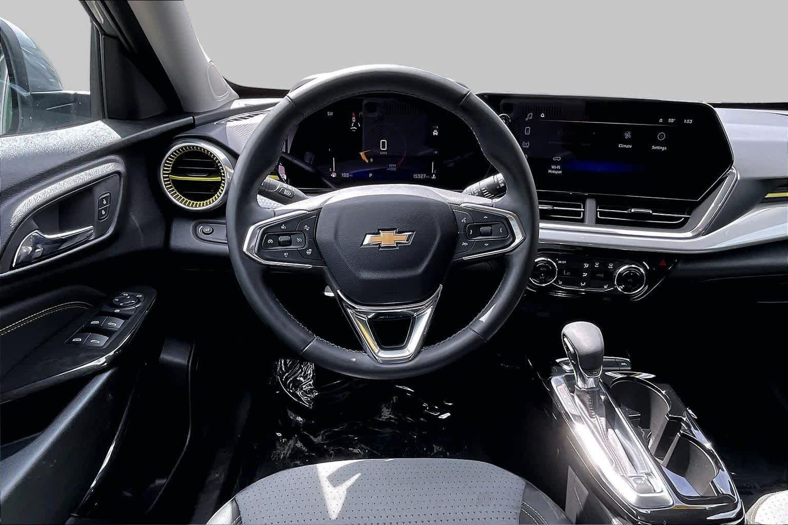 Used 2024 Chevrolet Trax LT w/ Driver Confidence Package FWD image 6