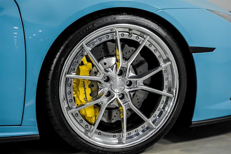 Used 2021 Lamborghini Huracan EVO RWD image 15