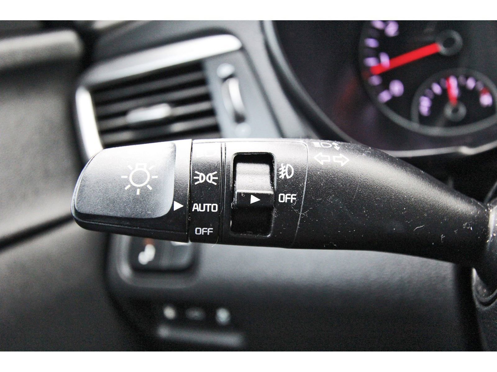 Used 2019 Kia Optima SX image 17