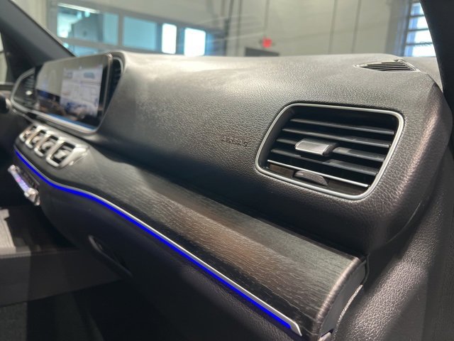 Used 2025 Mercedes-Benz GLE 450e 4MATIC w/ AMG Line Exterior image 57