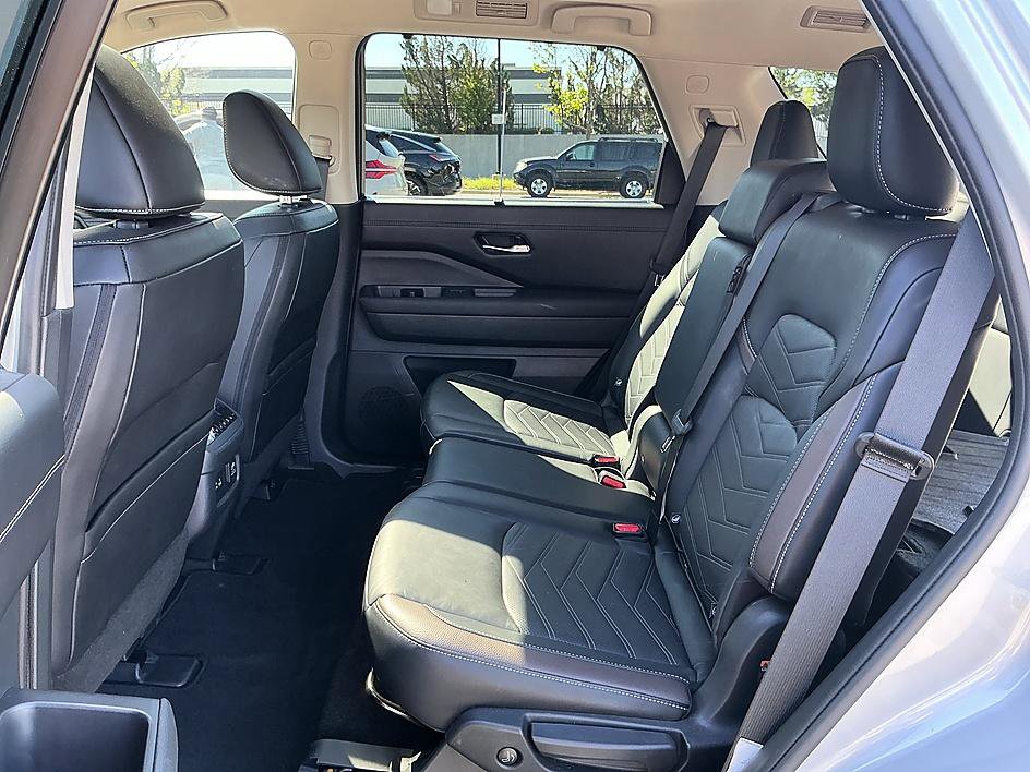 Certified 2024 Nissan Pathfinder Platinum w/ Cargo Package image 23