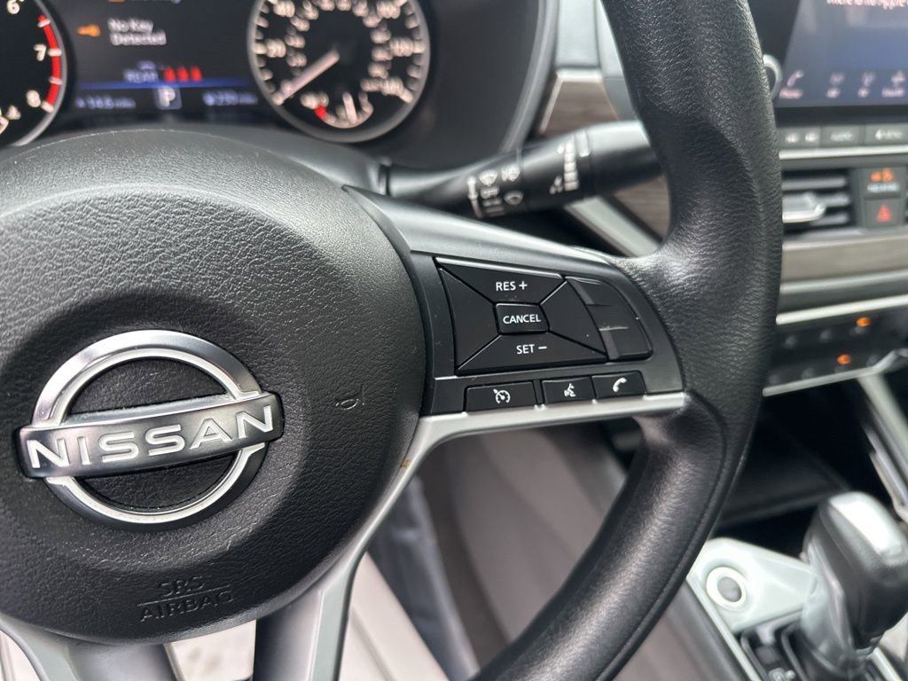 Used 2024 Nissan Altima 2.5 SV FWD image 18