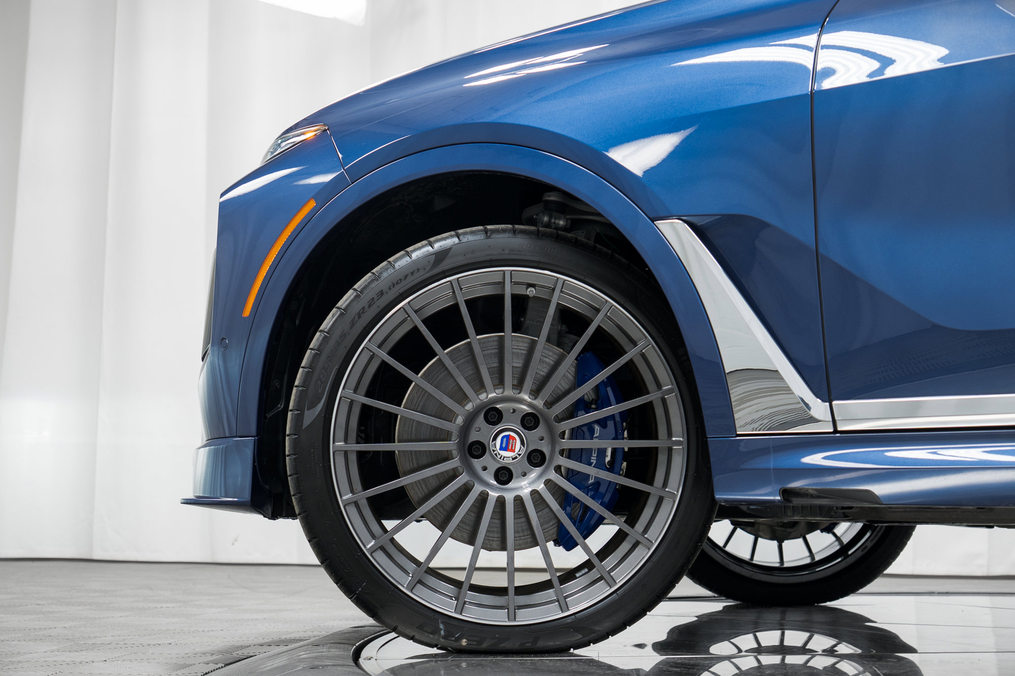 New 2026 BMW ALPINA XB7 image 32