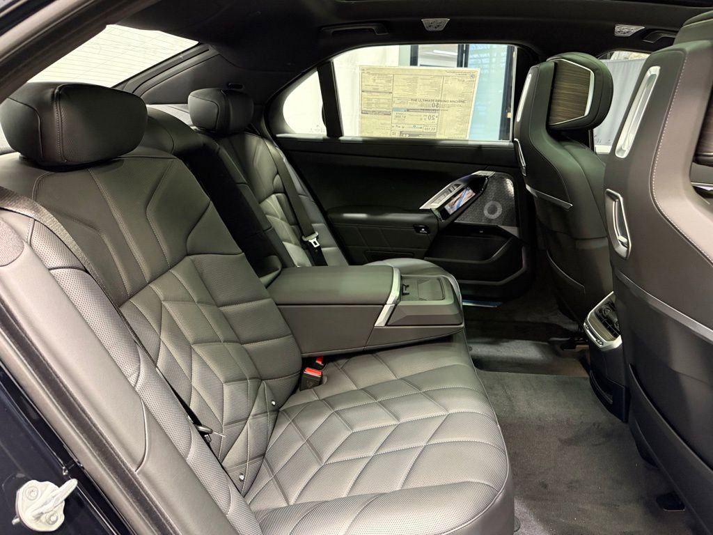 New 2026 BMW 760i xDrive w/ Executive Package AWD/4WD image 22