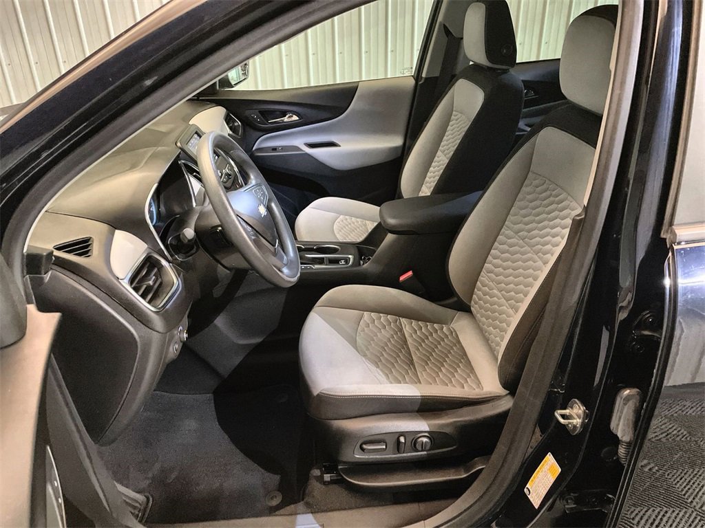 Used 2020 Chevrolet Equinox LS w/ LS Convenience Package image 18