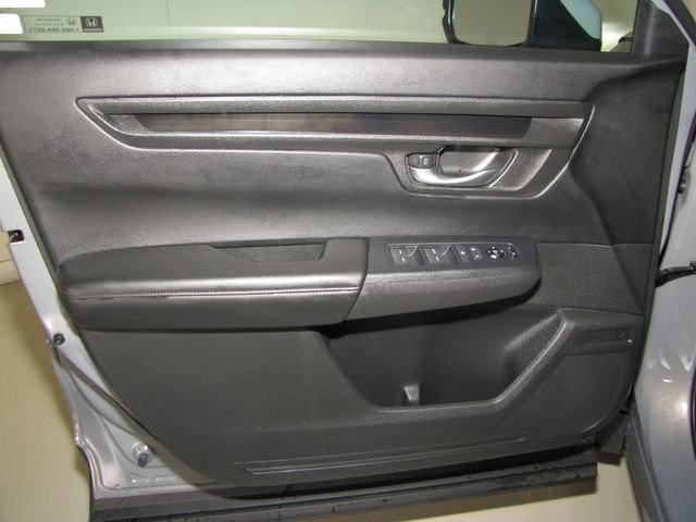 Used 2025 Honda CR-V LX image 9
