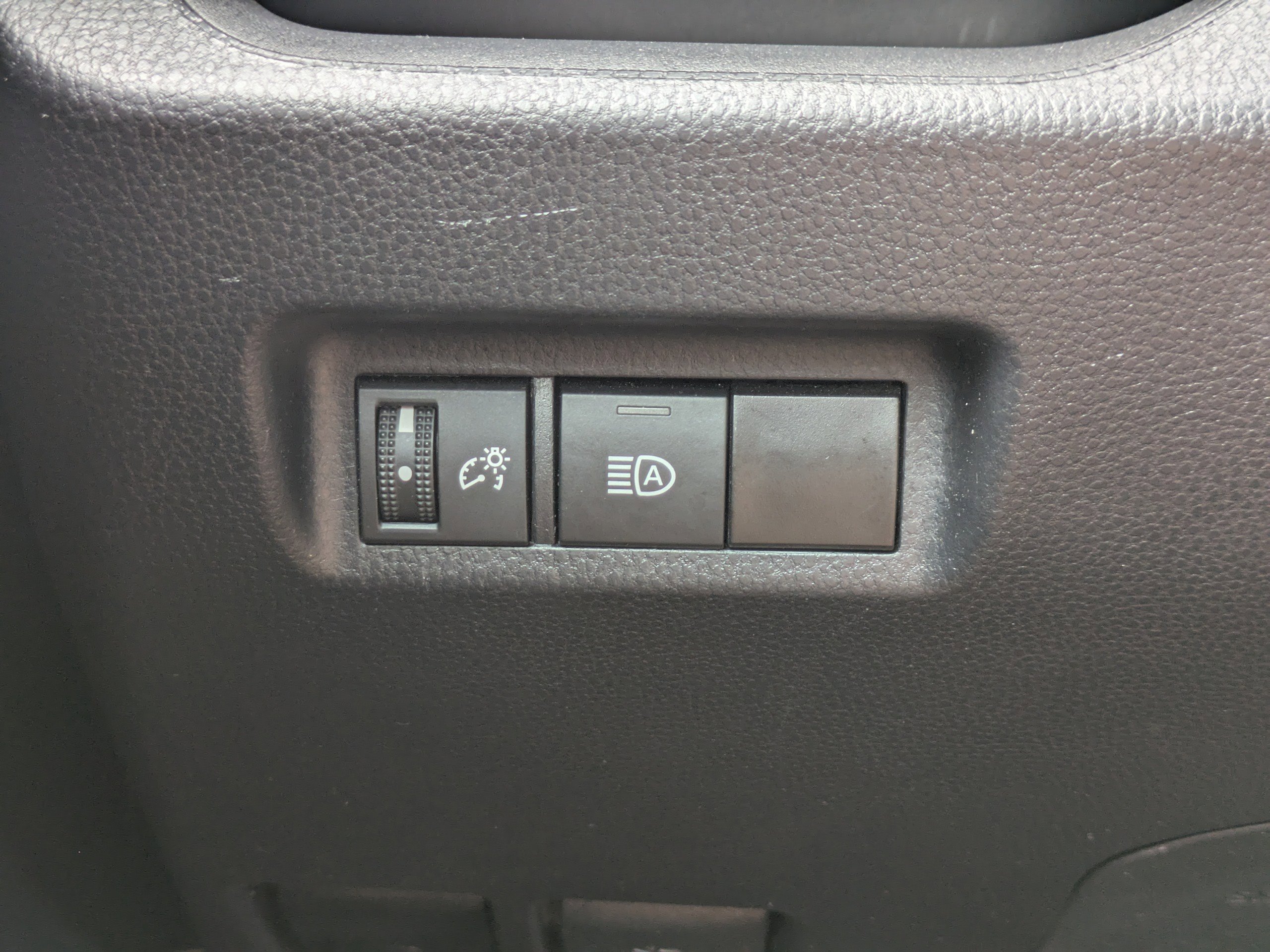 Used 2023 Toyota RAV4 LE image 24