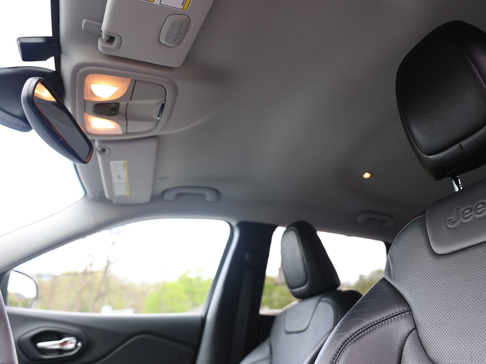 Used 2021 Jeep Cherokee Latitude Lux w/ Comfort/Convenience Group image 21