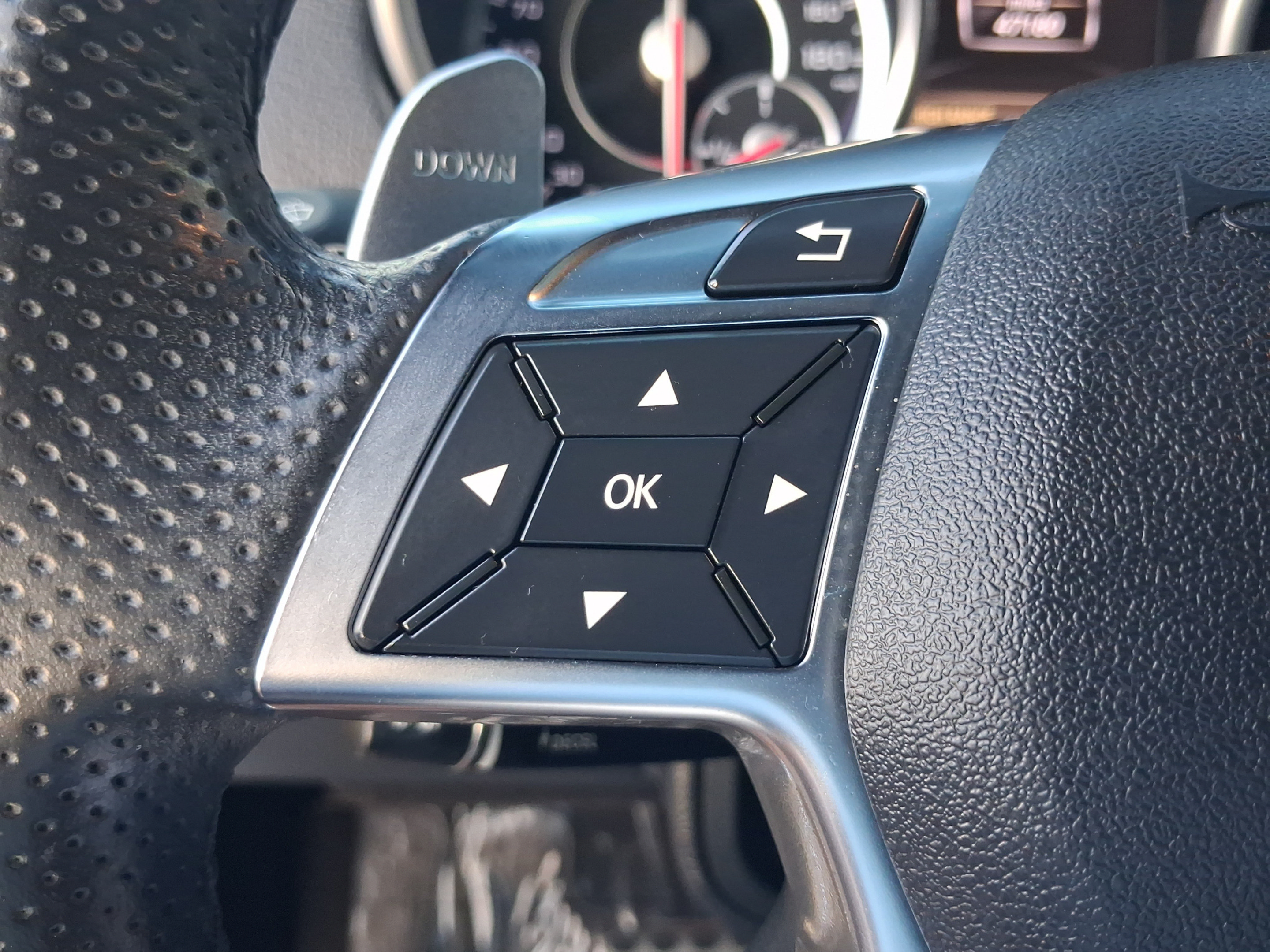 Used 2015 Mercedes-Benz G 63 AMG 4MATIC image 21