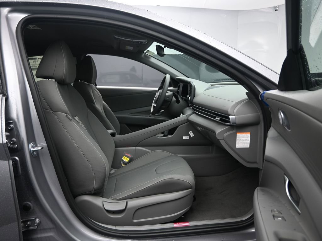New 2026 Hyundai Elantra Hybrid FWD image 31