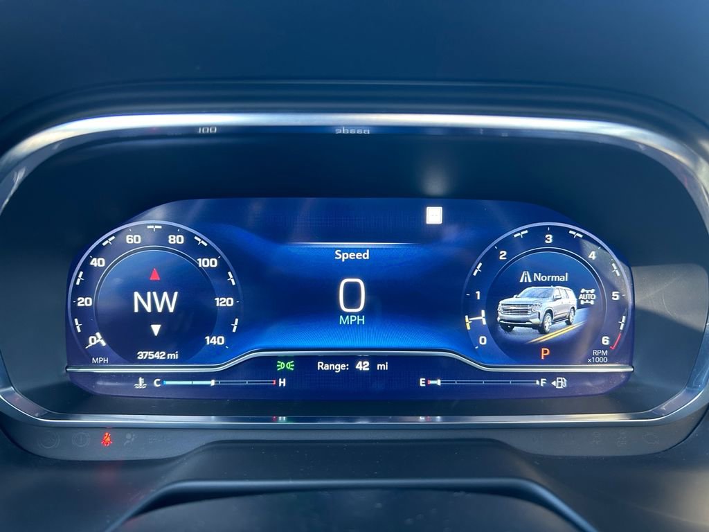 Used 2023 Chevrolet Tahoe High Country w/ Premium Package 2 AWD/4WD image 16