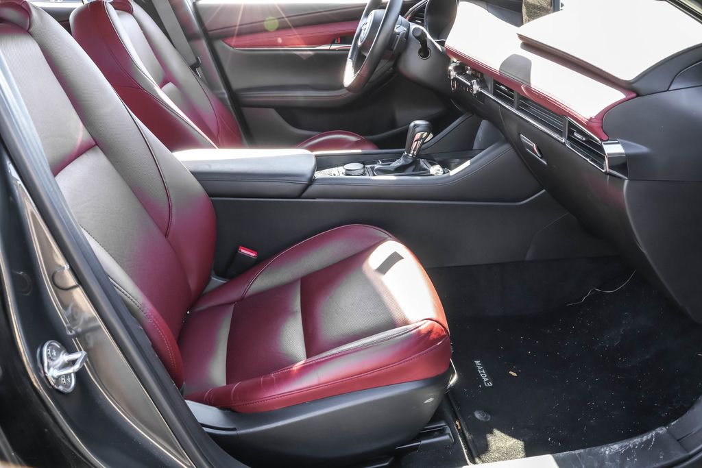 Used 2023 MAZDA MAZDA3 Hatchback w/Premium Plus Pkg image 39