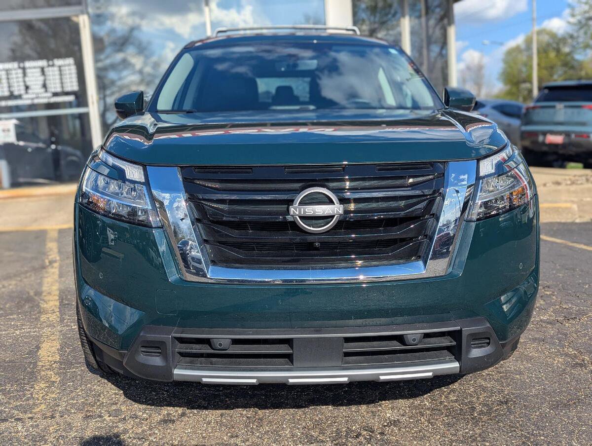 Used 2024 Nissan Pathfinder SL AWD/4WD image 9
