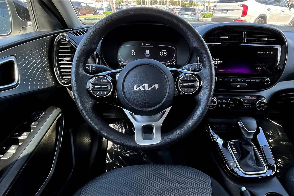 Used 2023 Kia Soul S FWD image 8