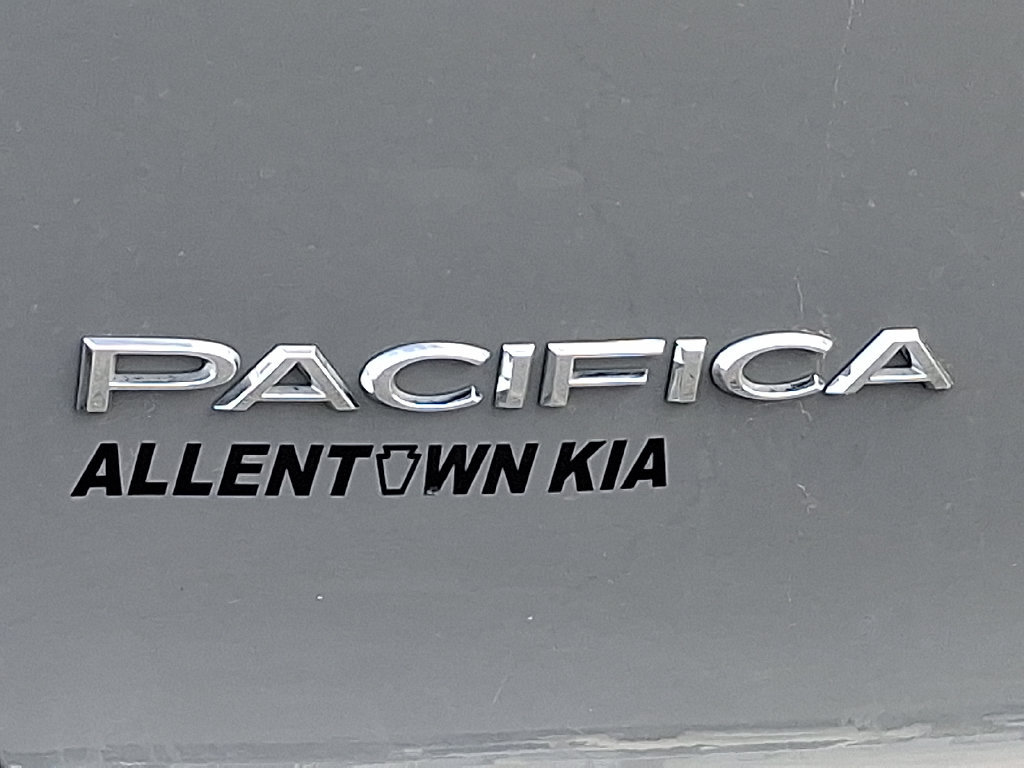 Used 2025 Chrysler Pacifica Select FWD image 29