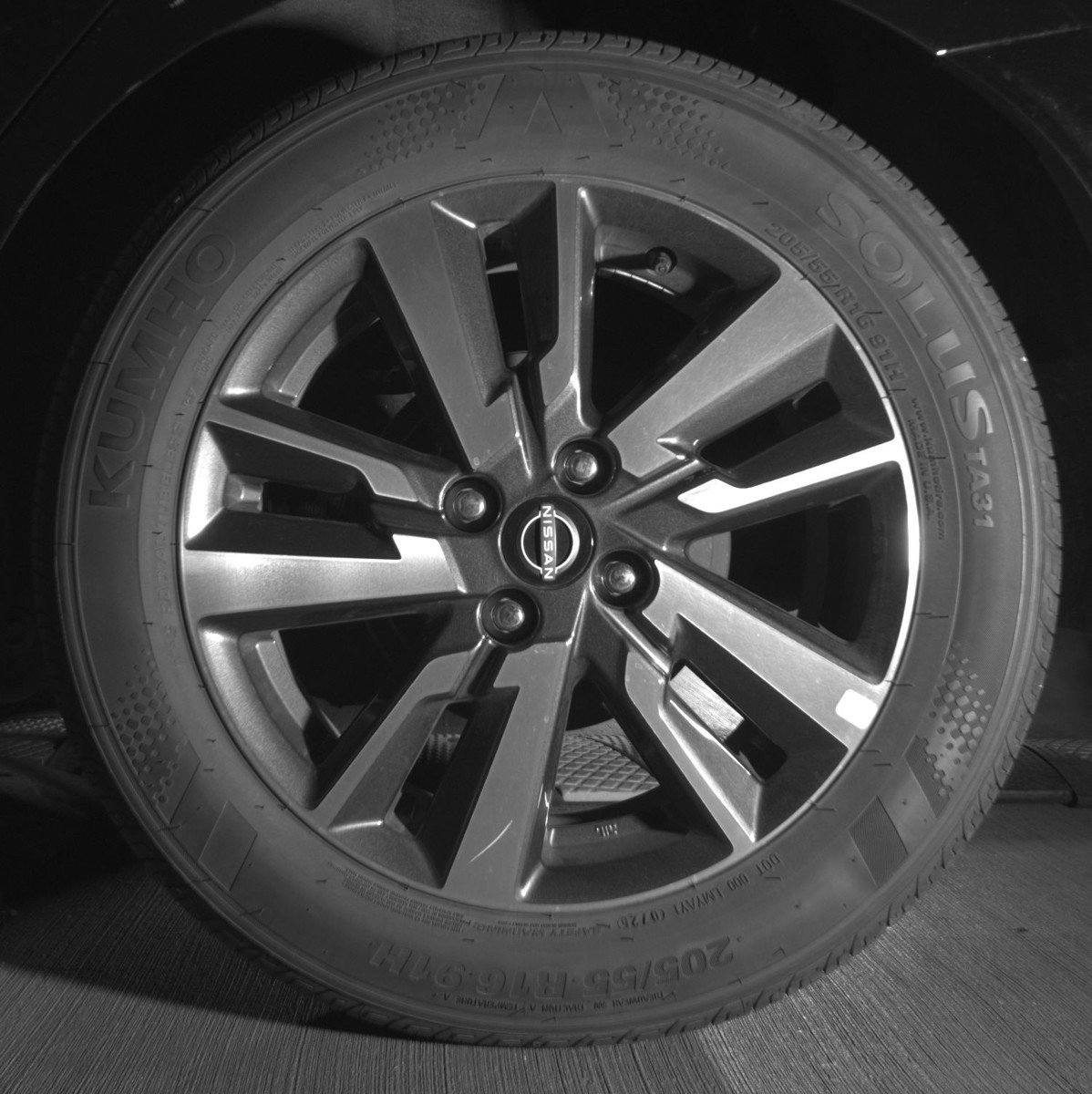 Used 2025 Nissan Versa SV image 14