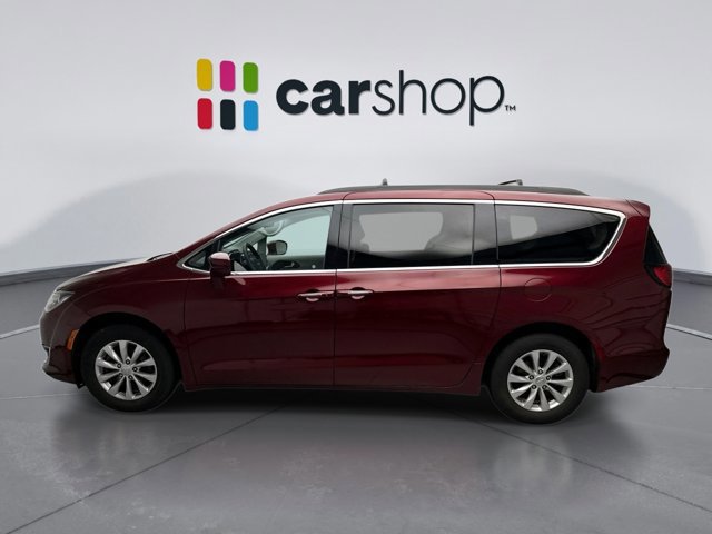 Used 2018 Chrysler Pacifica Touring Plus image 2
