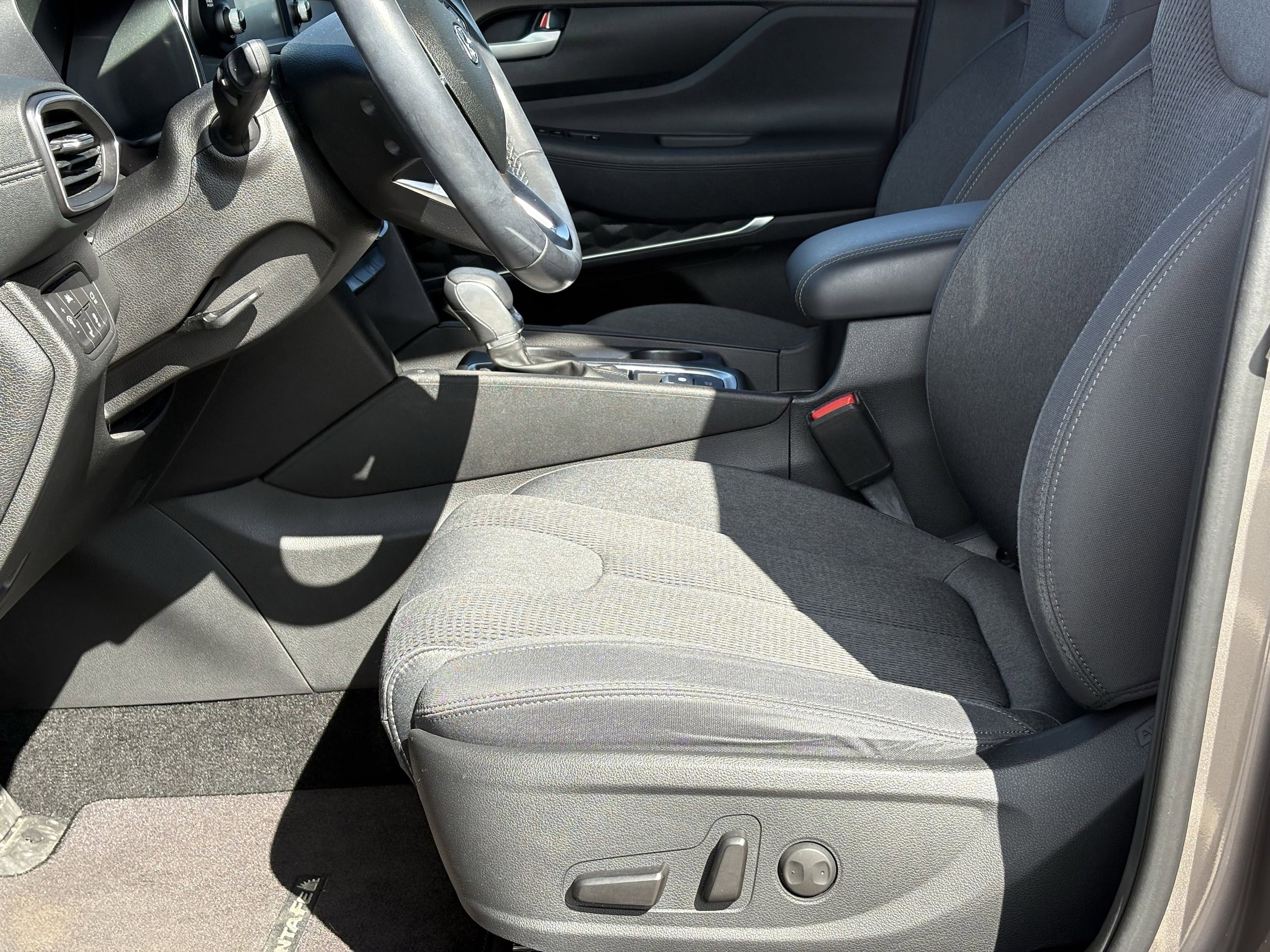 Used 2019 Hyundai Santa Fe SEL image 28