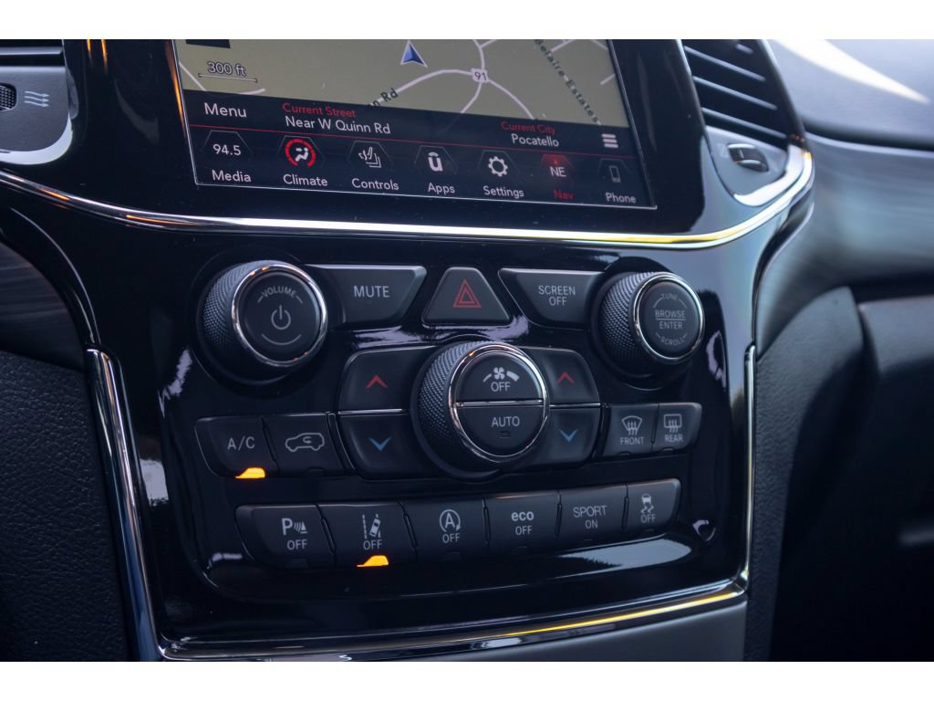 Used 2021 Jeep Grand Cherokee Laredo X AWD/4WD image 25
