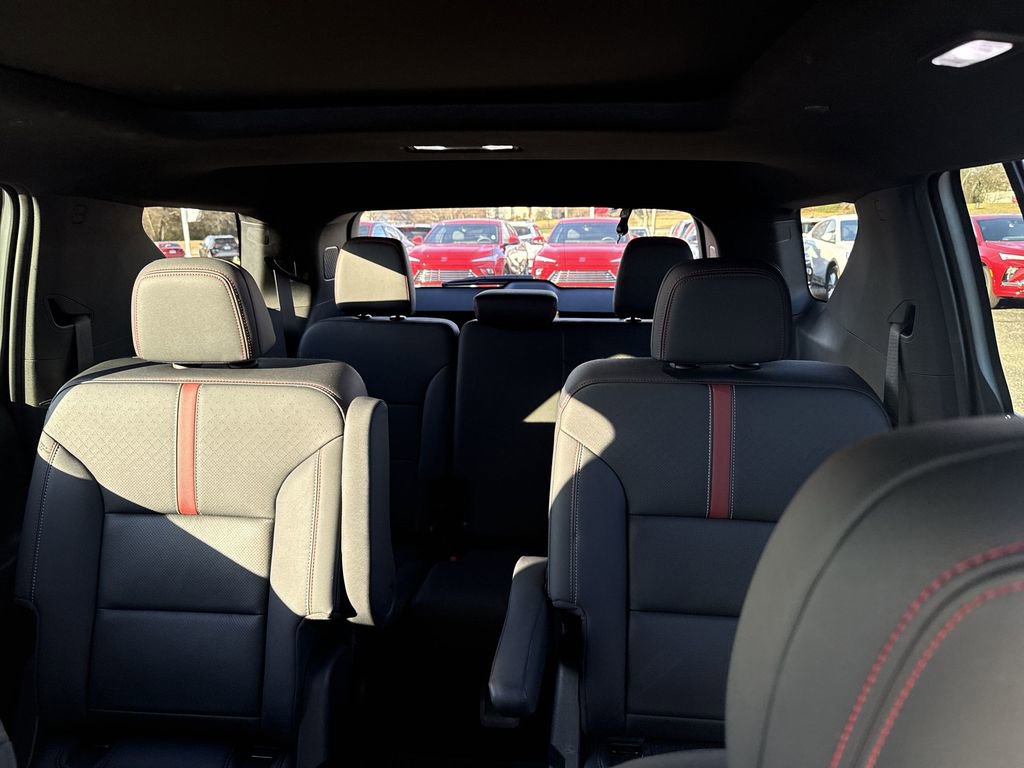 Certified 2025 Chevrolet Traverse RS w/ LPO, Floor Liner Package image 28