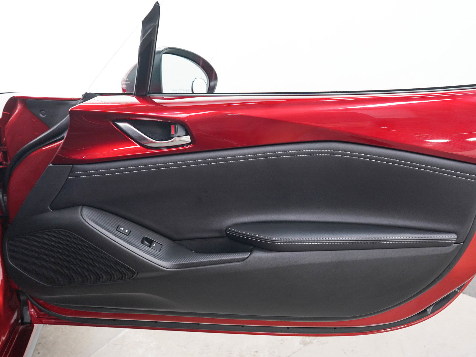 Used 2023 MAZDA MX-5 Miata Grand Touring RWD image 9