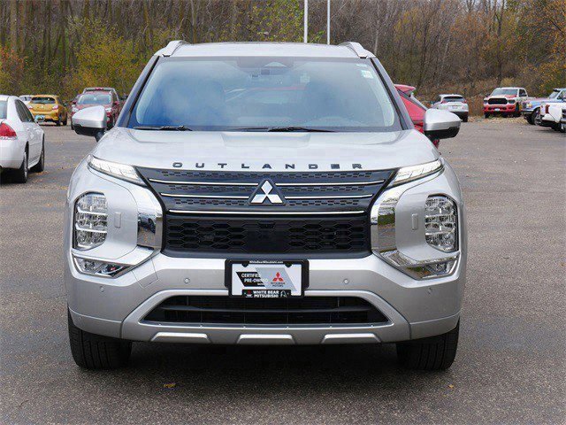Used 2025 Mitsubishi Outlander SEL image 2