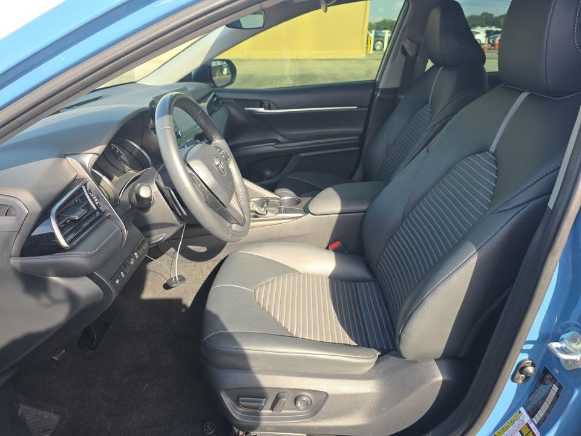 Used 2024 Toyota Camry SE FWD image 7