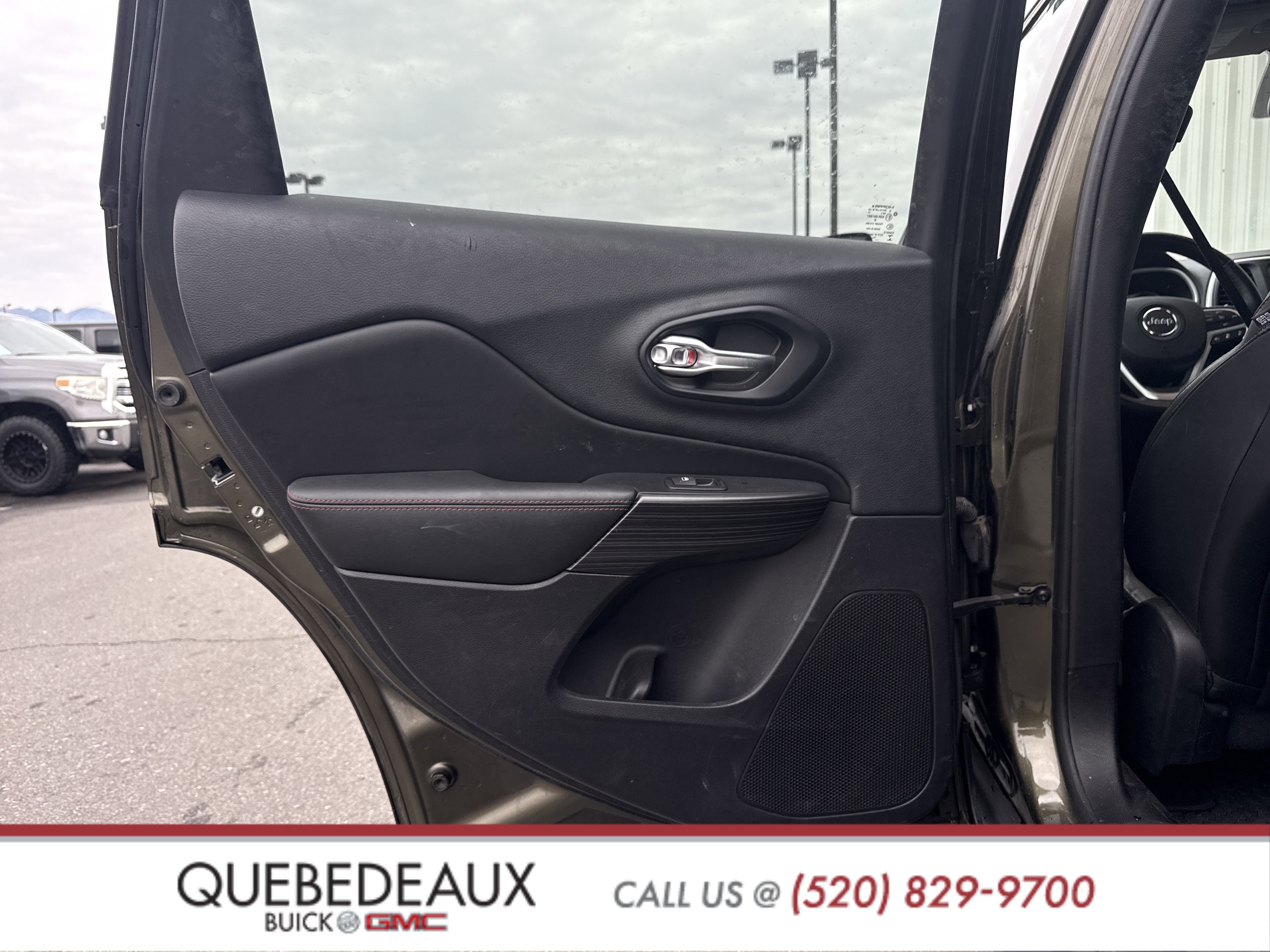 Used 2016 Jeep Cherokee Trailhawk w/ Comfort/Convenience Group image 24