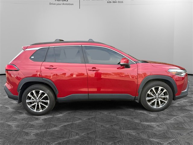 Used 2022 Toyota Corolla Cross XLE image 4