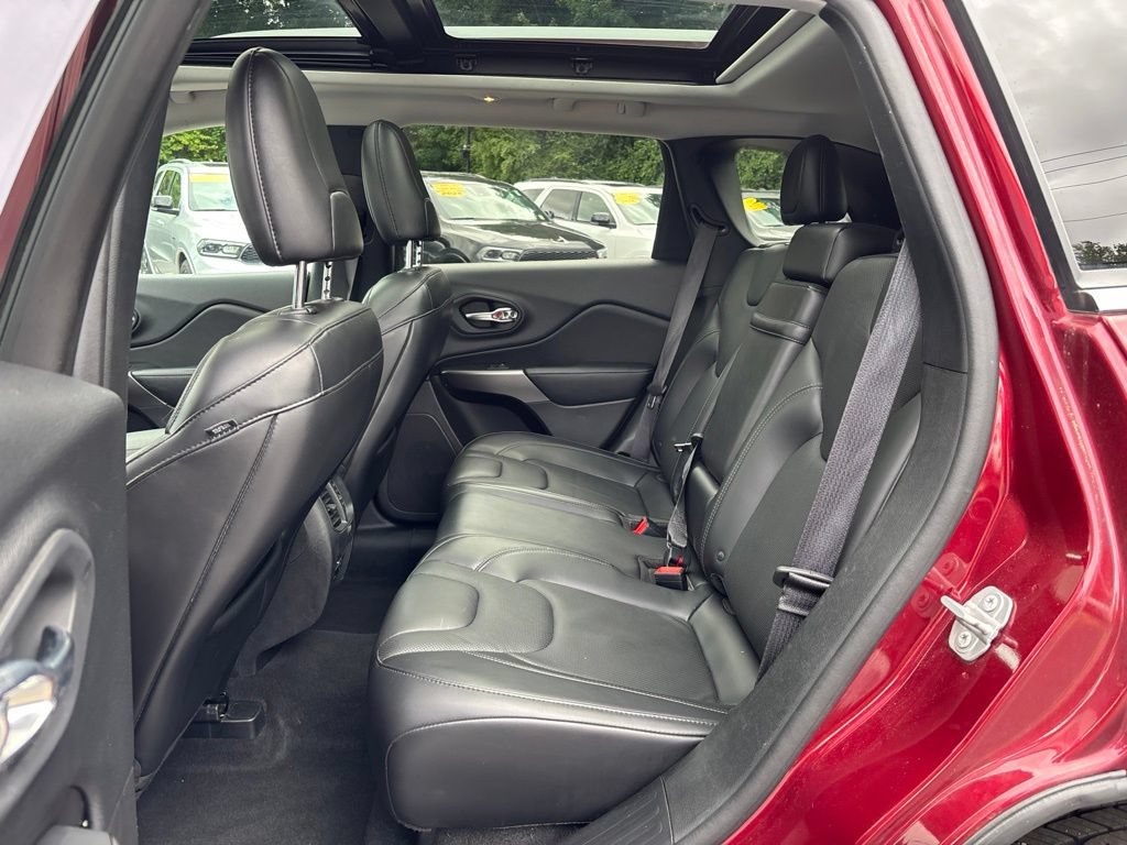 Used 2019 Jeep Cherokee Limited w/ Technology Group AWD/4WD image 15