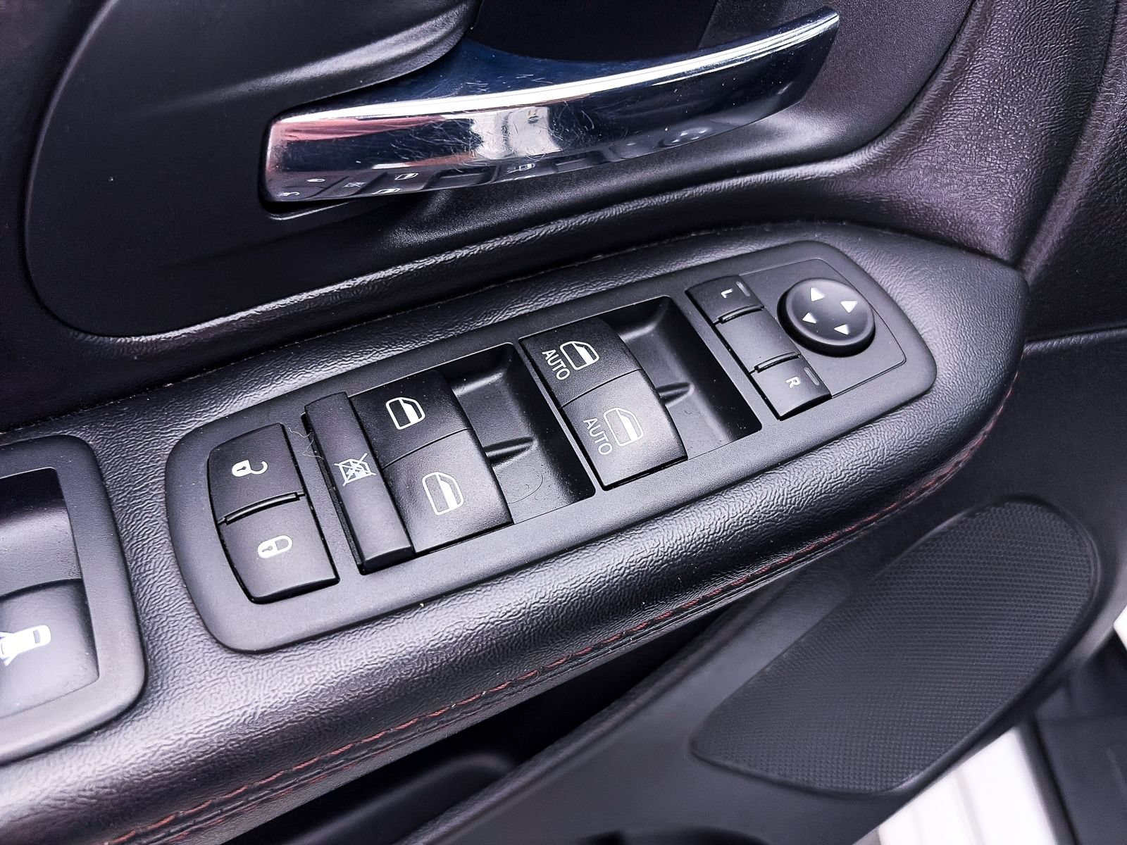 Used 2020 Dodge Grand Caravan SE FWD image 10