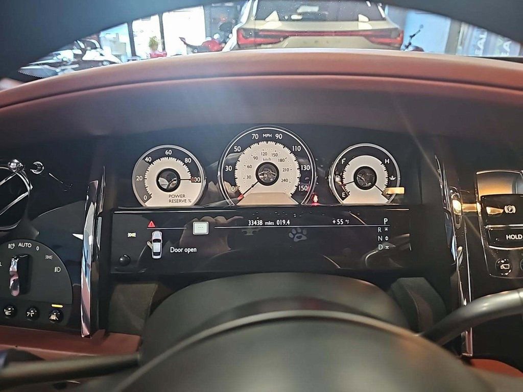 Used 2015 Rolls-Royce Wraith image 5