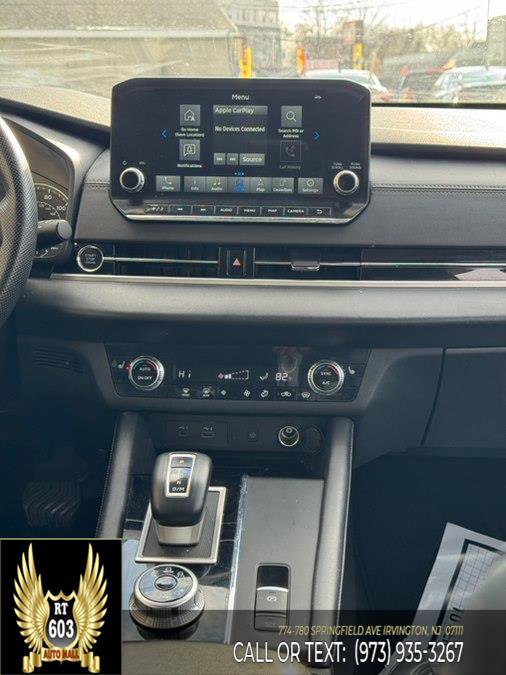 Used 2024 Mitsubishi Outlander AWD image 16