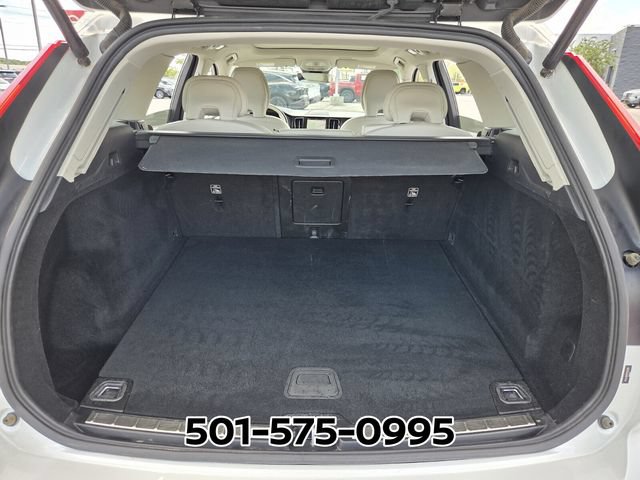 Used 2023 Volvo XC60 B5 Plus AWD/4WD image 16