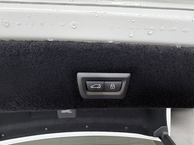 Certified 2024 BMW 740i image 31
