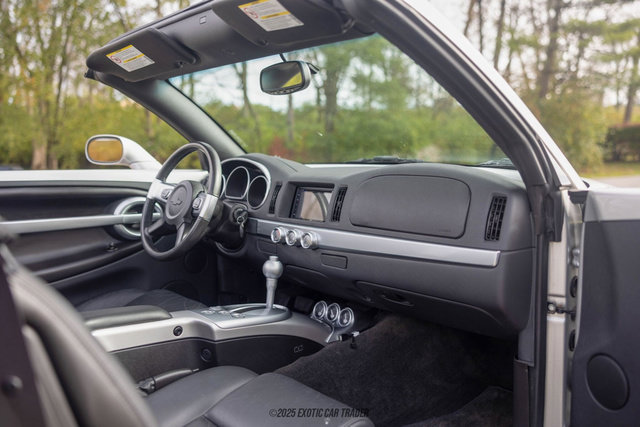 Used 2005 Chevrolet SSR w/ Preferred Equipment Group image 49