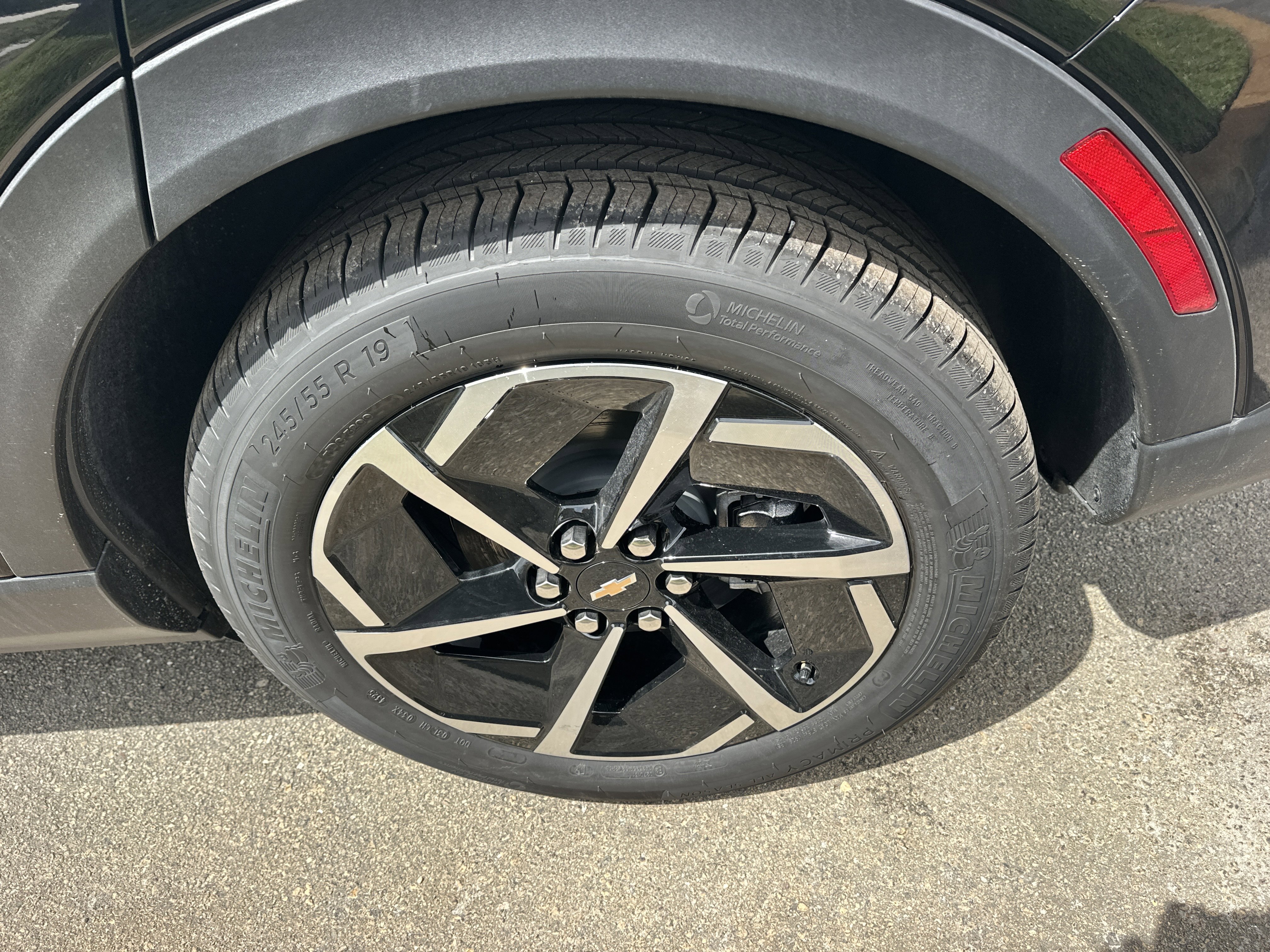 New 2026 Chevrolet Equinox EV LT image 8