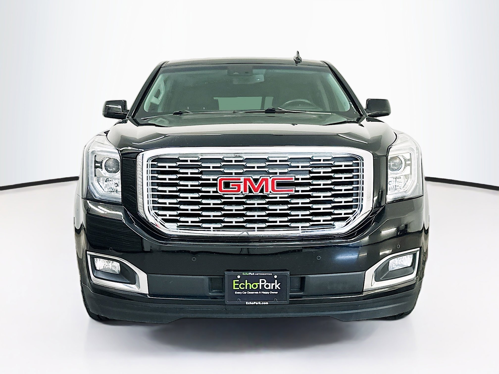 Used 2020 GMC Yukon Denali w/ Denali Premium Package image 2